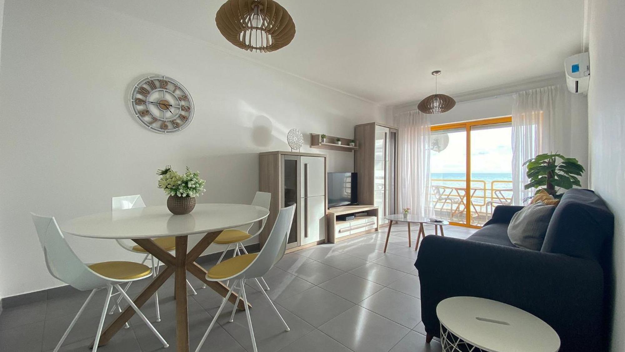 Quarteira Frente Praia II By Homeslow Rentals Luaran gambar